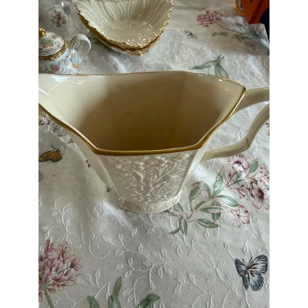 Lenox Carolina Pitcher Ivory China 24K Gold Trim Raised Floral Trellis USA 7.5